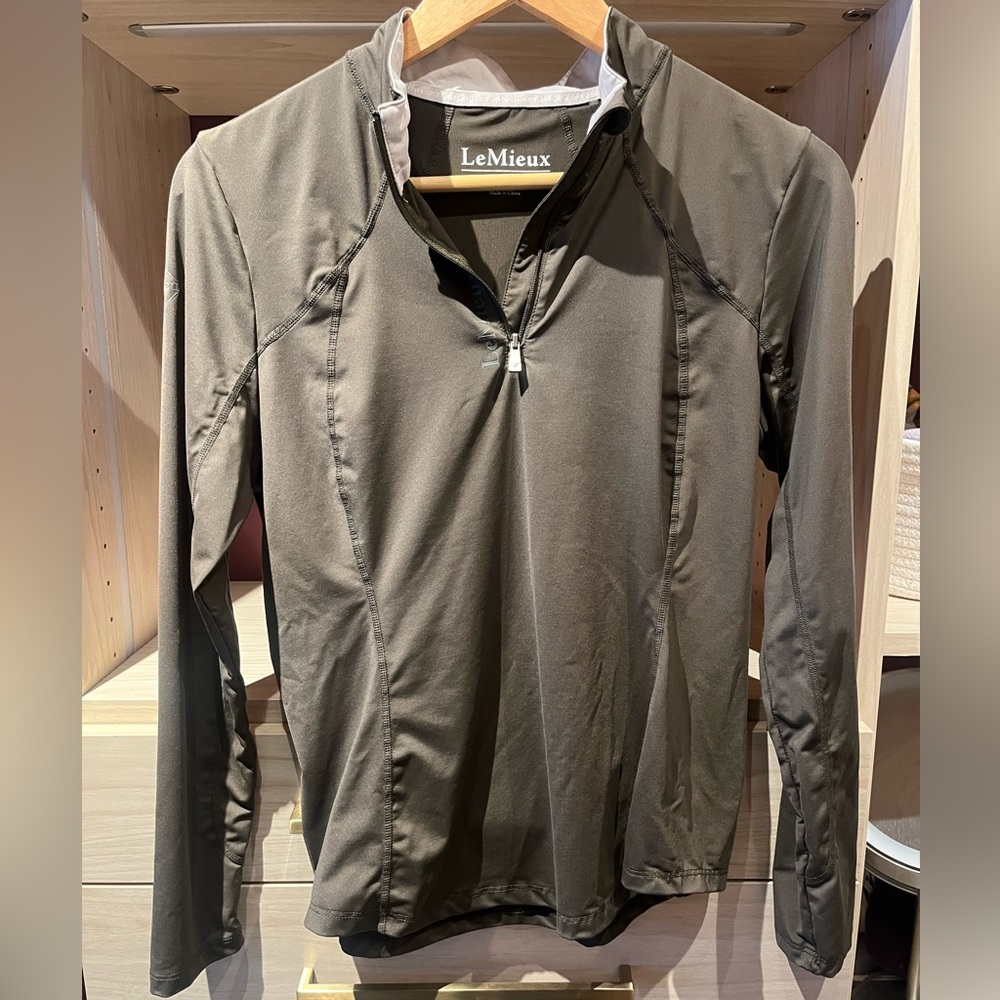 Le Mieux quarter-zip equestrian top. Size 8. Olive